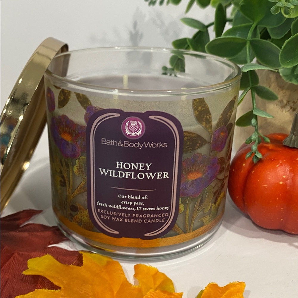 Bath & Body Works “Honey Wildflower” New 3 wick candle